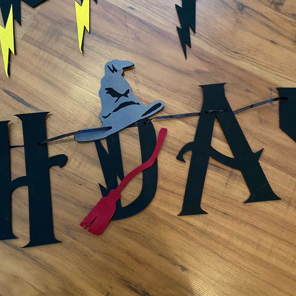 Harry Potter Birthday Banner - 2 Pieces - Picture 7 of 9